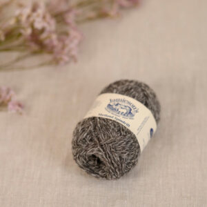 jamiesons-of-shetland-spindrift-111-sholmit-shaela-baa-215-baa-