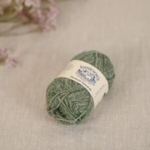 jamiesons-of-shetland-spindrift-329-laurel-baa-114