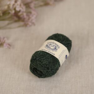 jamiesons-of-shetland-spindrift-336-conifer-baa-111