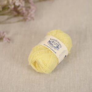 jamiesons-of-shetland-spindrift-350-lemon-baa-60