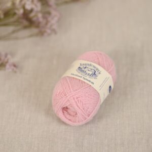 jamiesons-of-shetland-spindrift-550-rose-baa-203