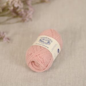 jamiesons-of-shetland-spindrift-555-blossom-202