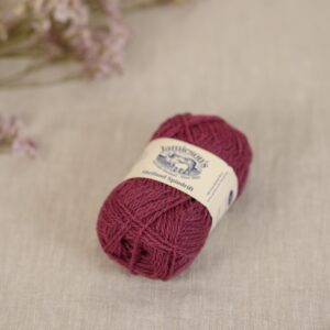 jamiesons-of-shetland-spindrift-563-rouge-baa-209